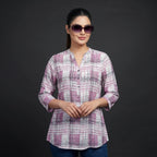 Lavendelfarbenes Chiffontop mit Karos
