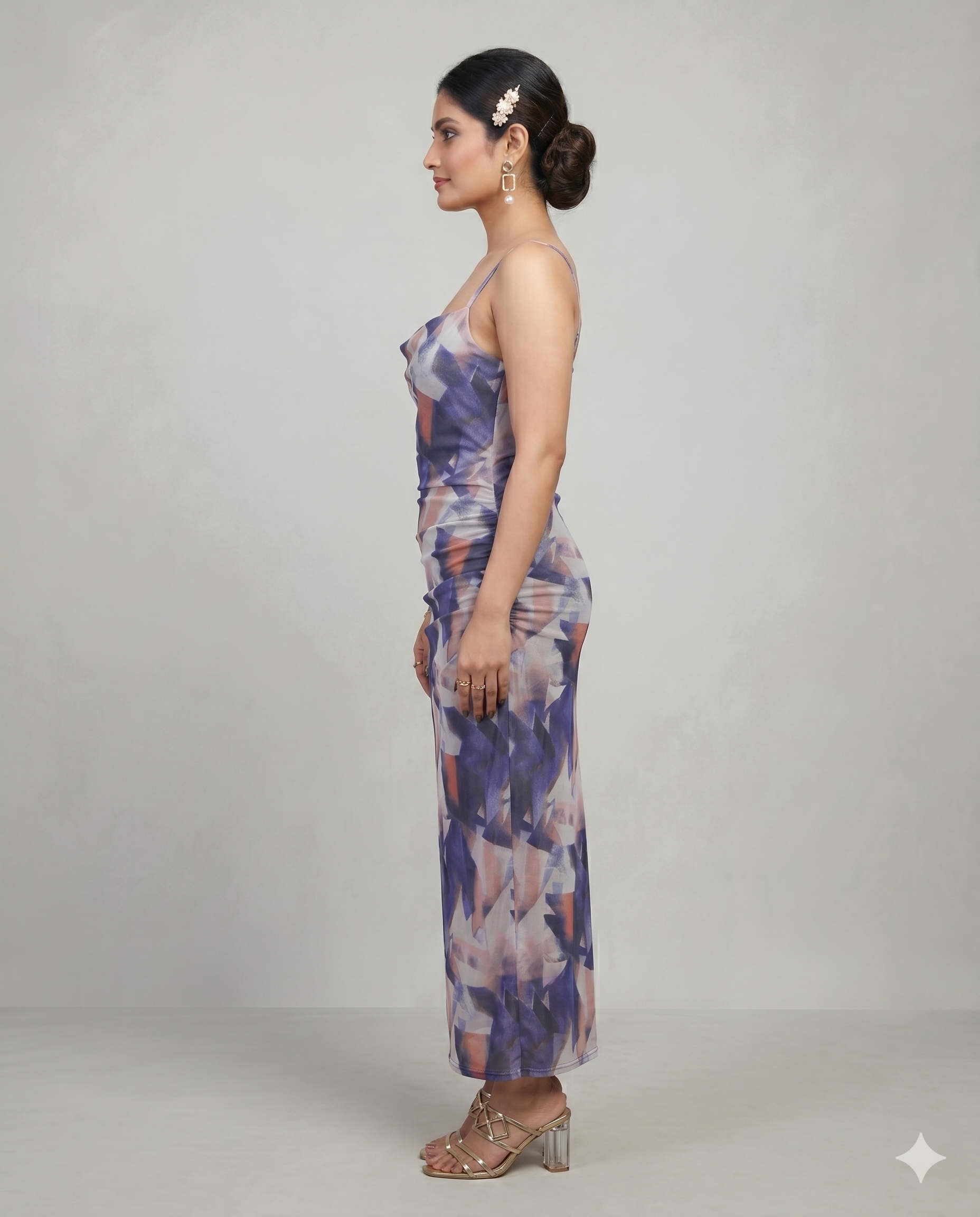Lila abstrakt bedrucktes, gerafftes Bodycon-Midikleid aus Mesh