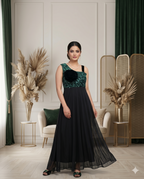 Maxikleid Smaragd-Pailletten & Schwarzer Chiffon mit ausgestelltem Rock und Samtrosette