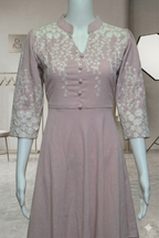 Erröten Rosa Besticktes Kleid im Jackenstil