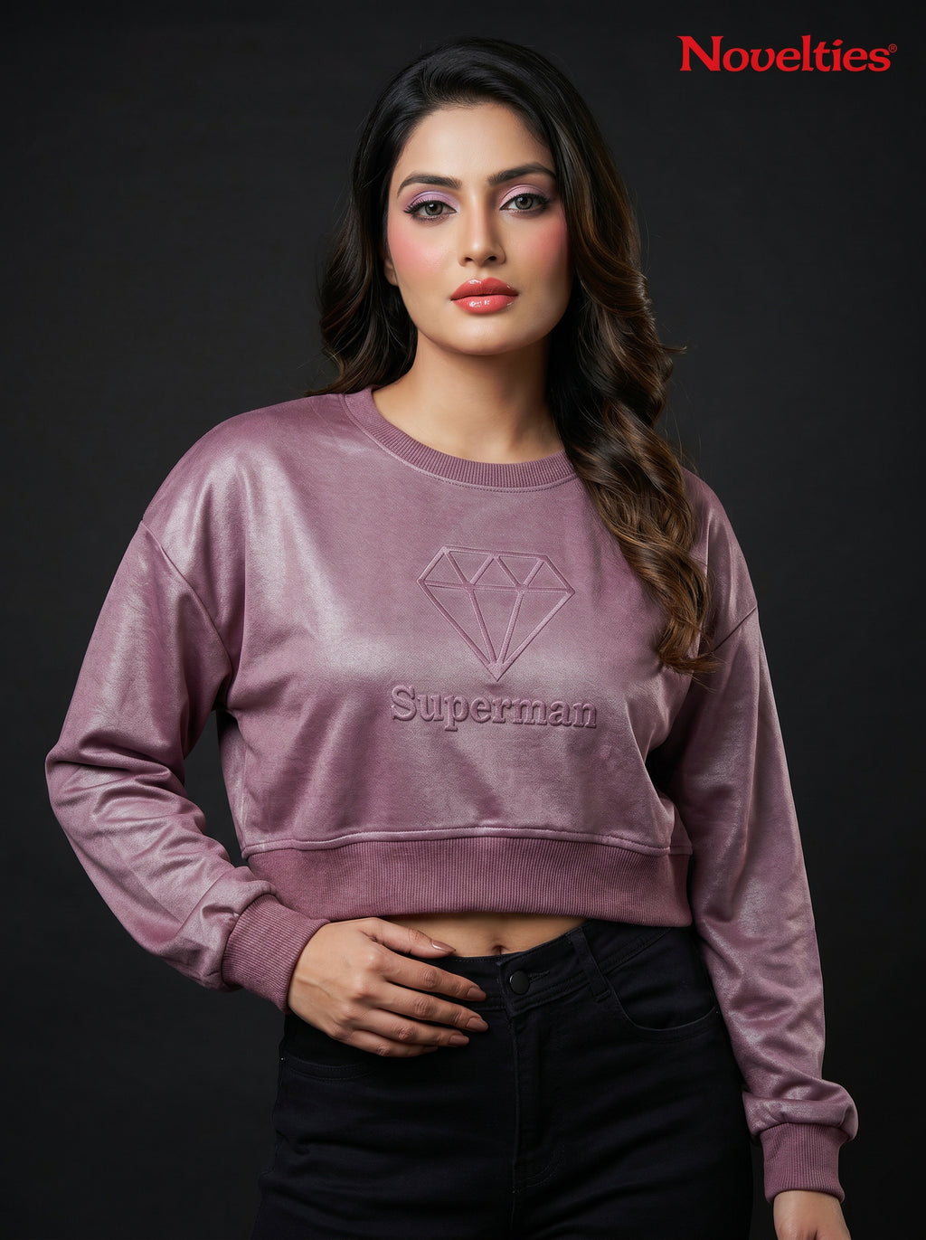 Satin Finish Diamond Graphic Cropped Sweatshirt