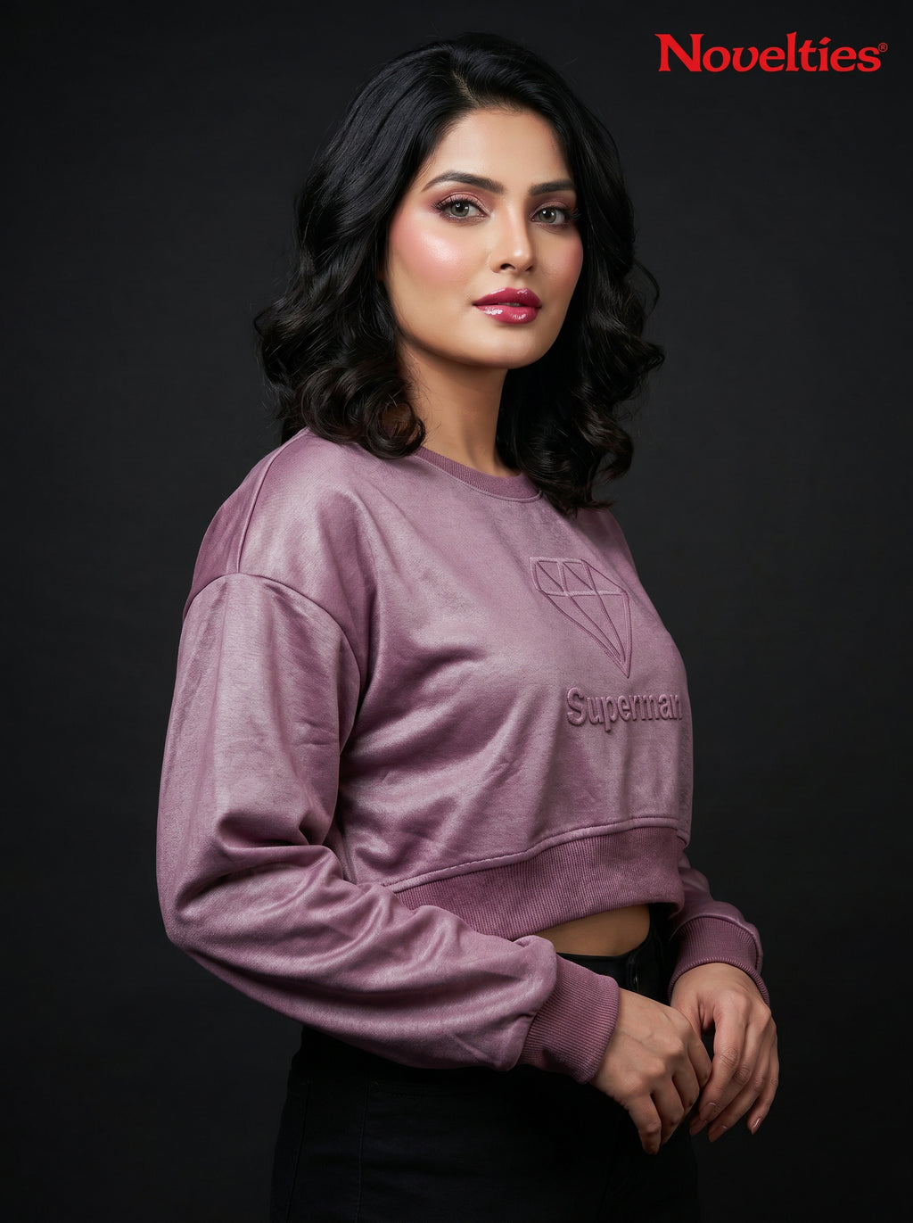Satin Finish Diamond Graphic Cropped Sweatshirt